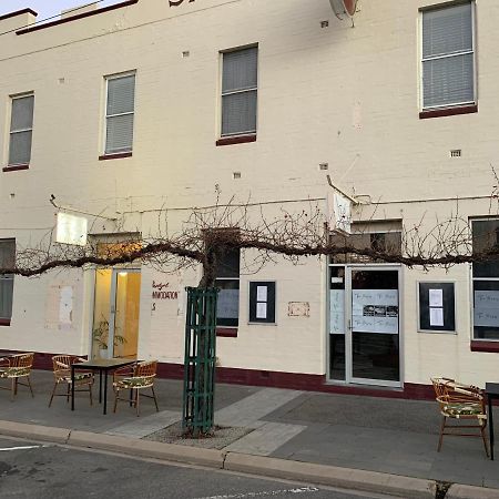 אראראט The Barkly Bistro Bar & Accommodation מראה חיצוני תמונה